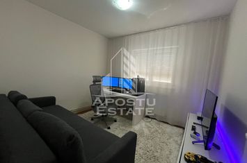 Apartament cu 3 camere, 2 bai, decomandat, etajul 2, centrala proprie anunturi imobiliare Timis
