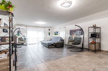 Casă modernă (2021) – Priveliște panoramică spre Lunca Mureșului anunturi imobiliare Arad