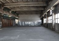2.250 €, Spațiu industrial