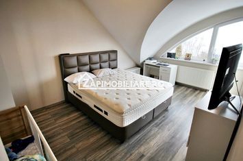 Casa D-P-E, 5 camere 200 mp,1.000 mp teren, garaj, semineu anunturi imobiliare Mures