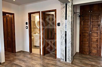 Apartament cu 3 camere de inchiriat pe Bld. Decebal, Oradea anunturi imobiliare Bihor