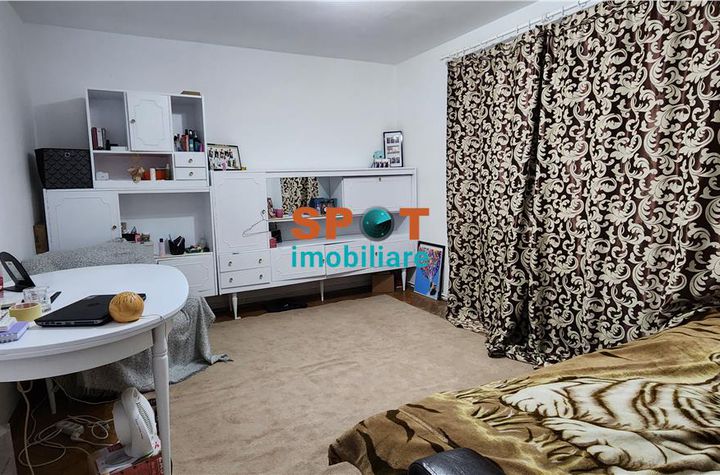 Apartament 4 camere de vanzare MANASTUR - Cluj anunturi imobiliare Cluj