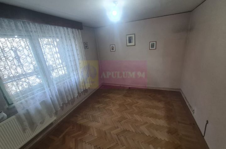 Apartament cu 2 camere de vanzare in Campina - Zona Piata Centrala anunturi imobiliare Prahova