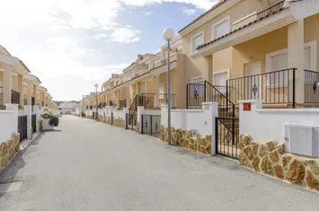 Casă - 4 camere de vanzare SAN MIGUEL DE SALINAS - Spania anunturi imobiliare Spania
