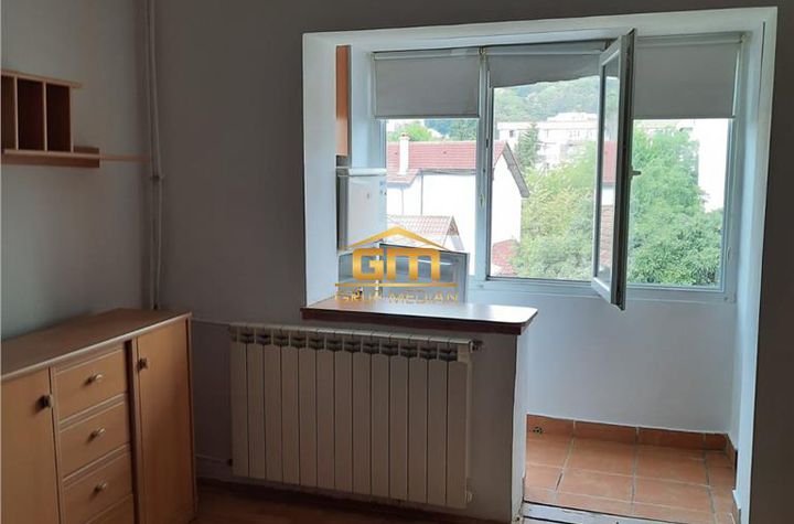Garsonieră de vanzare TRAIAN - Valcea anunturi imobiliare Valcea