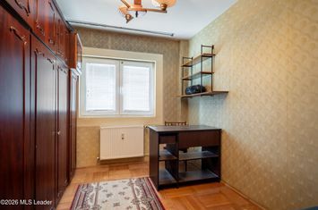 Vanzare 4 camere Moșilor, vis-a-vis de Banca Transilvania, etaj 2 anunturi imobiliare Bucuresti