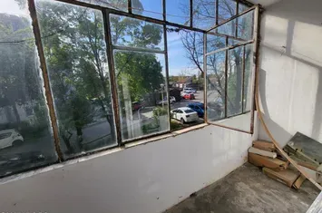 Garsoniera decomandata cu balcon anunturi imobiliare Constanta