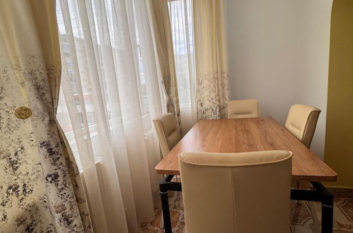 Apartament 3 camere de inchiriat TRACTORU - Brasov anunturi imobiliare Brasov