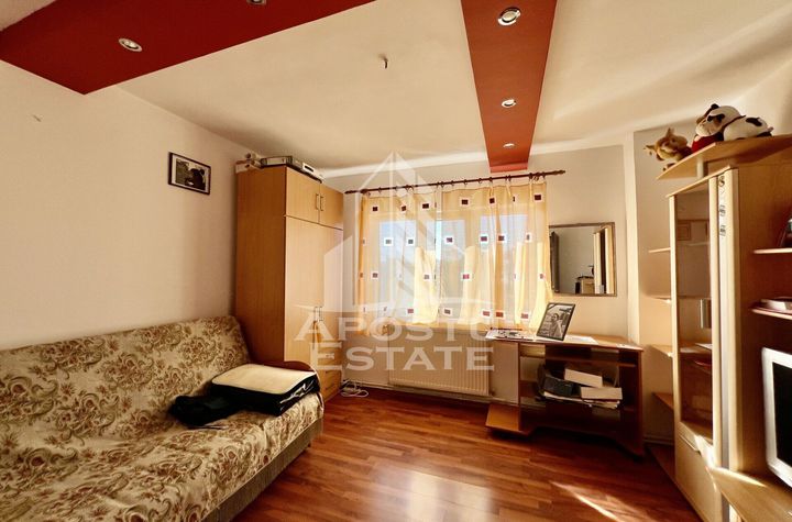 Apartament 3 camere, 2 bai, decomandat, balcon deschis, zona Lunei anunturi imobiliare Timis
