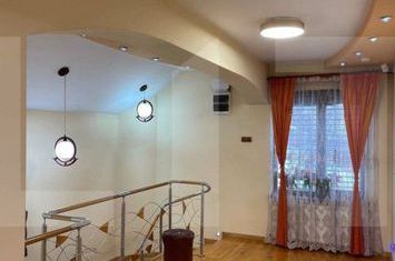 Vilă - 5 camere de vanzare BOTOSANI - Botosani anunturi imobiliare Botosani