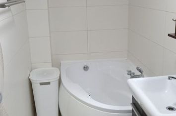 Decebal Piata Muncii apartament 2 camere anunturi imobiliare Bucuresti