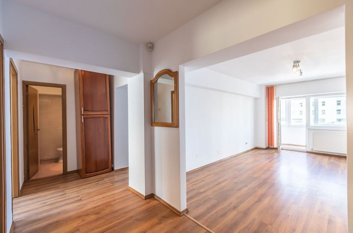 Apartament Spațios de Închiriat | Centru Civic, Brașov anunturi imobiliare Brasov