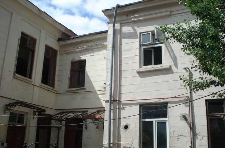 Vilă - 9 camere de vanzare UNIVERSITATE - Bucuresti anunturi imobiliare Bucuresti