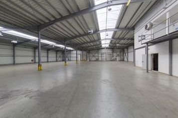 HALĂ INDUSTRIALĂ 856 MP 0% COMISION anunturi imobiliare Arad