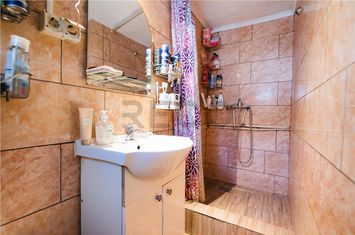 Casă - 3 camere de vanzare BIHARIA  - Bihor anunturi imobiliare Bihor