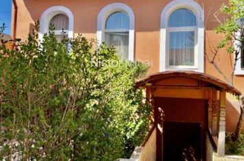 Casa ultracentrală renovată 105mp, 225.000 € anunturi imobiliare Bihor