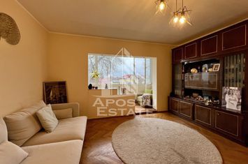 Apartament 3 camere, etaj 2, garaj si boxa in cf, zona Simion Barnutiu anunturi imobiliare Timis