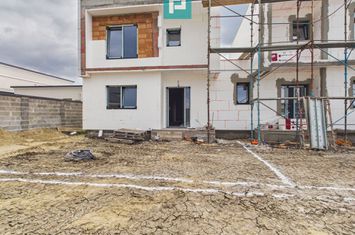 Duplex în Săcălaz despartit prin cameră tehnica anunturi imobiliare Timis