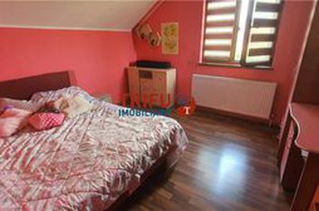 Vilă - 4 camere de vanzare CENTRAL - Alba anunturi imobiliare Alba