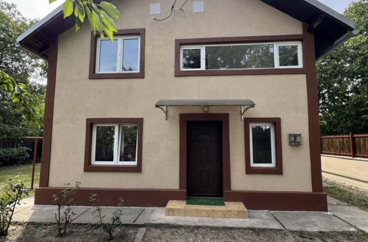 Vilă - 4 camere de vanzare PLOIESTI - Prahova anunturi imobiliare Prahova