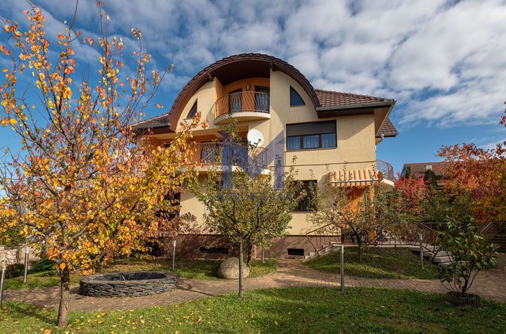 VILĂ 550 mp, LOT 1.006 mp Cartier Europa anunturi imobiliare Cluj