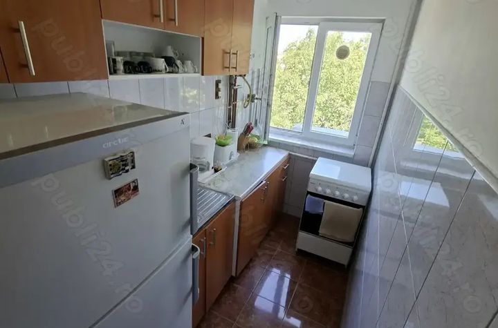 Apartament 4 camere de vanzare CENTRAL - Timis anunturi imobiliare Timis