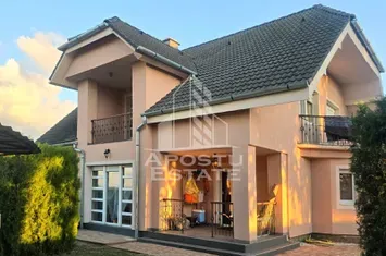 Vilă, de vanzare, la intrare in Macea, ZERO comision anunturi imobiliare Arad