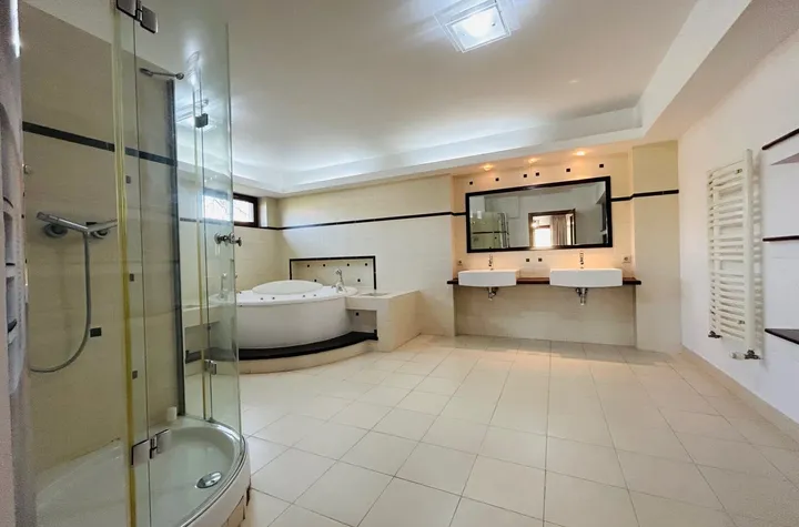 Villa with pool and generous garden, Iancu Nicolae, Cambridge School, anunturi imobiliare Bucuresti