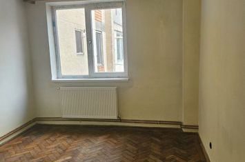 Apartament 3 camere de vanzare 1 MAI - Gorj anunturi imobiliare Gorj