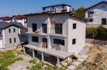 VIlă la Cheie de vânzare, 5 camere,  în Iași zona Mănăstirea Bucium anunturi imobiliare Iasi