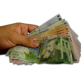 Băncile încep să reducă dobânzile la credite