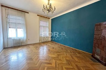 Apartament 2 camere de vanzare,cladire istorica, Piata Unirii anunturi imobiliare Bihor