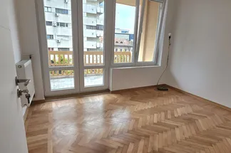 Apartament 3 camere de vânzare Bucuresti - Romana