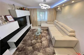 Apartament 3 camere de vanzare CENTRAL - Vrancea anunturi imobiliare Vrancea