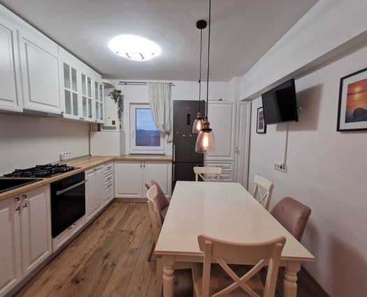 Apartament 3 camere Mihai Viteazu, 70 mp