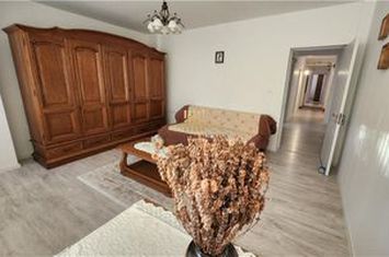 Apartament 4 camere de vanzare IPOTESTI - Suceava anunturi imobiliare Suceava