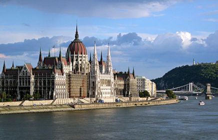 Ungaria interzice construcţia de noi centre comerciale