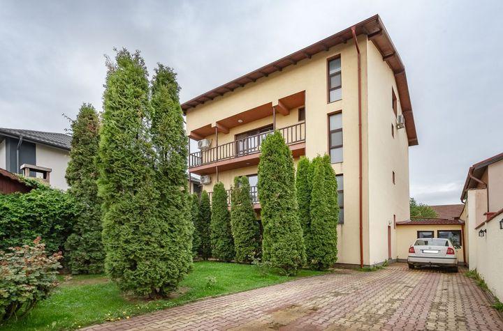 Vilă - 10 camere de vanzare DOMNESTI - Bucuresti anunturi imobiliare Bucuresti