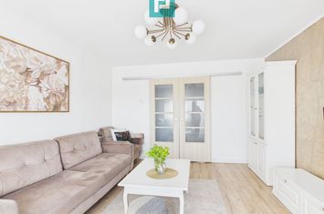 Apartament superb cu 5 camere, in Vlaicu anunturi imobiliare Arad