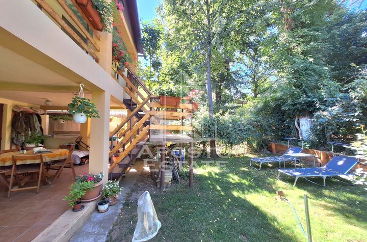Cabana cu 3 camere, 392 mp teren, 3 Insule anunturi imobiliare Arad
