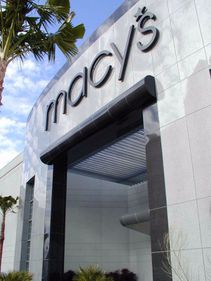 Macy’s închide încă cinci magazine până în martie