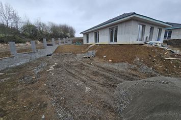 Casa 4 camere la cheie,130 mp,500 mp teren,cartier Unirii anunturi imobiliare Mures