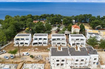 Casă nouă 2 nivele, 76,54 mp, la 140 m de mare anunturi imobiliare Grecia