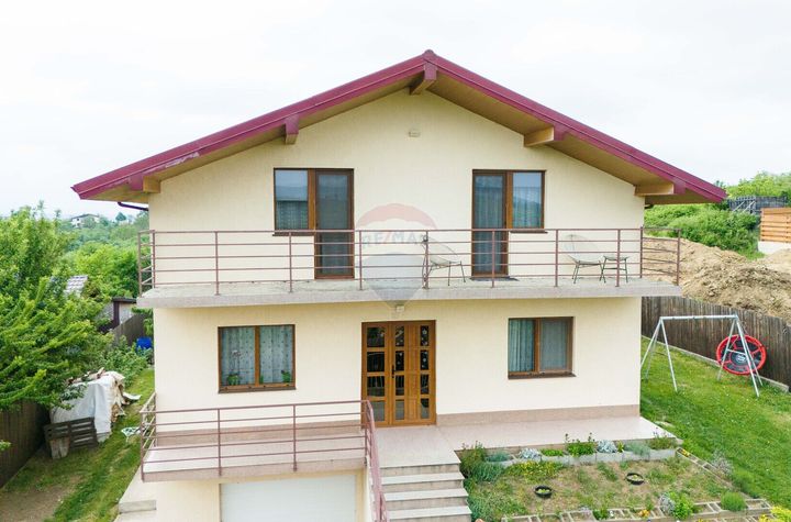 Casă/Vilă elegantă 5 Camere, Teren 900mp - Hlincea, Iași - 0% Comision anunturi imobiliare Iasi