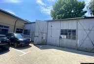 300 €, Spațiu industrial