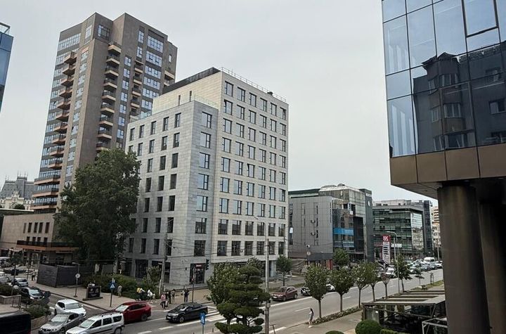 APARTAMENT CU 3 CAMERE & 2 BAI, ET 2 PE SF. LAZAR, PALAS MALL anunturi imobiliare Iasi