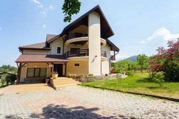Casă - 8 camere de vanzare CISNADIOARA - Sibiu anunturi imobiliare Sibiu