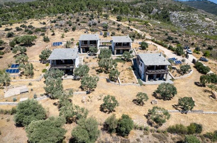 Complex de 4 case independente în Alyki, Thassos anunturi imobiliare Grecia