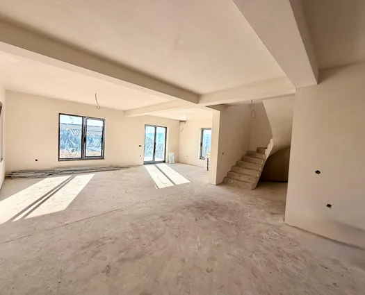 Vilă 4 cam Dezmir, 120 mp, P+1