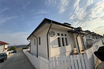 Casă - 3 camere de vanzare MIROSLAVA - Iasi anunturi imobiliare Iasi
